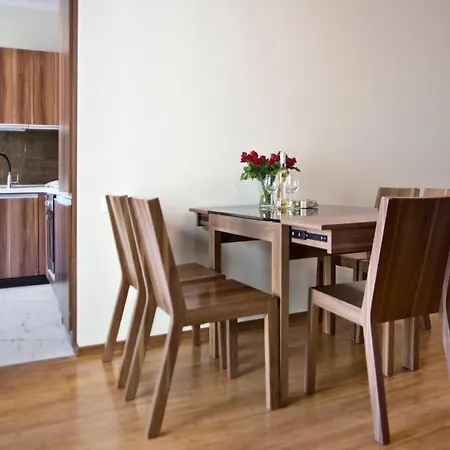 2 Bedrooms Bukowinska P&o Serviced 华沙