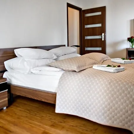 2 Bedrooms Bukowinska P&o Serviced Lägenhet