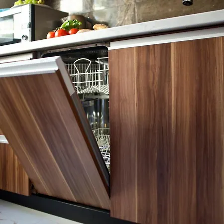 2 Bedrooms Bukowinska P&o Serviced 아파트