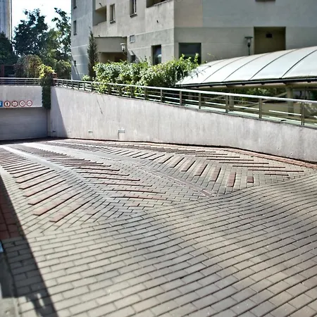 2 Bedrooms Bukowinska P&o Serviced 아파트 바르샤바